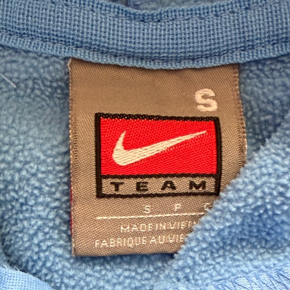 Nike Men's Light Blue Hoodie with North Carolina Tarheels Logo - Picture 2 of 6